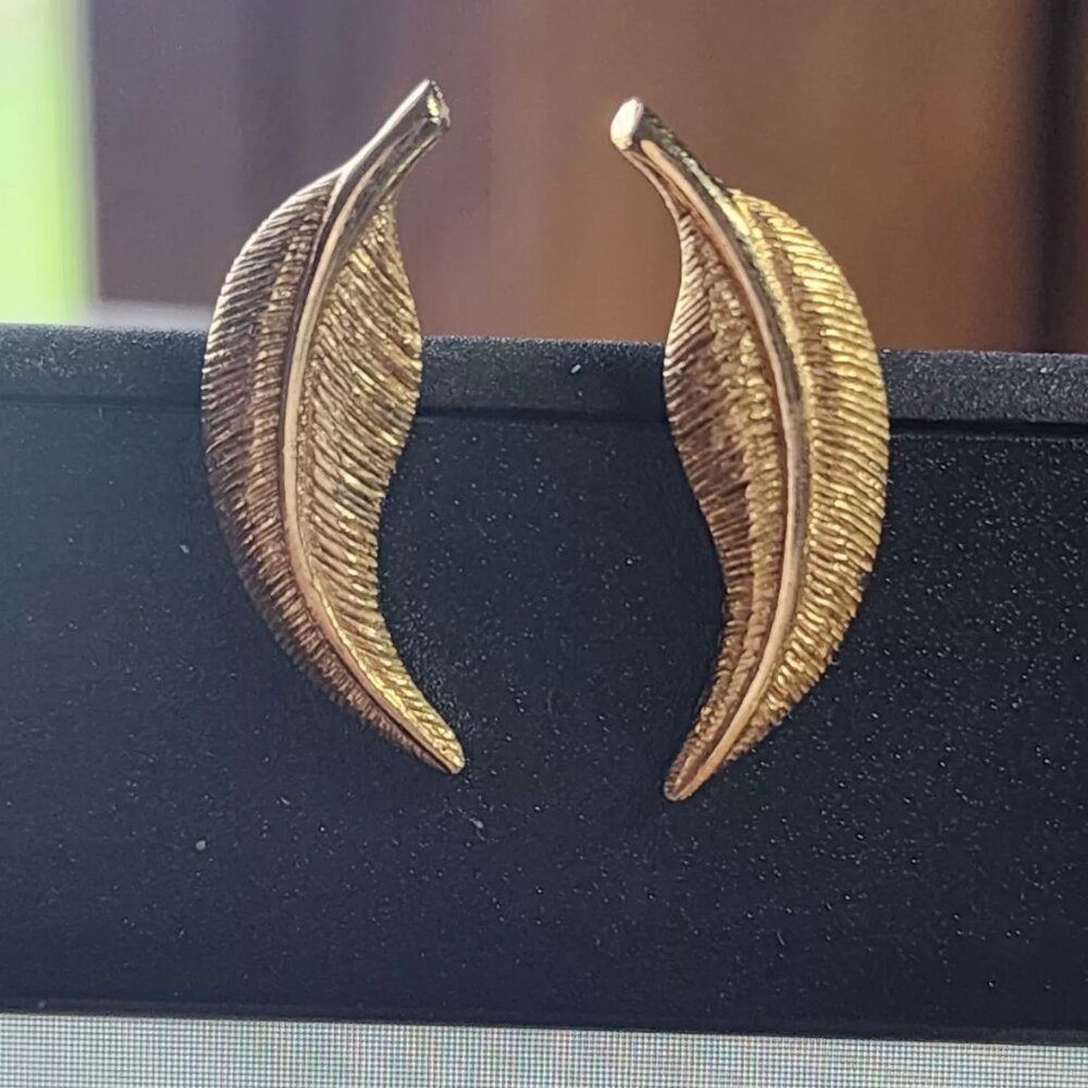 Vintage Gold-Plated Clip-On Earrings AVON Feather/Leaf